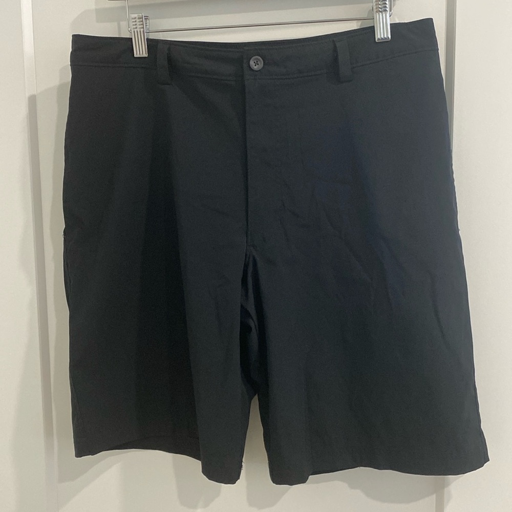 C9 by Champion Flat Front Pocketed Quick Dry Shorts in Black |Size 32